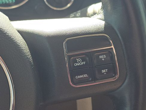 Used 2012 Jeep Wrangler Rubicon w/ PWR Convenience Group image 6