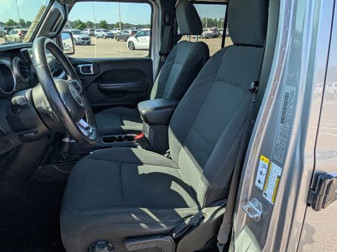 Used 2020 Jeep Gladiator Sport w/ Quick Order Package 24S AWD/4WD image 19