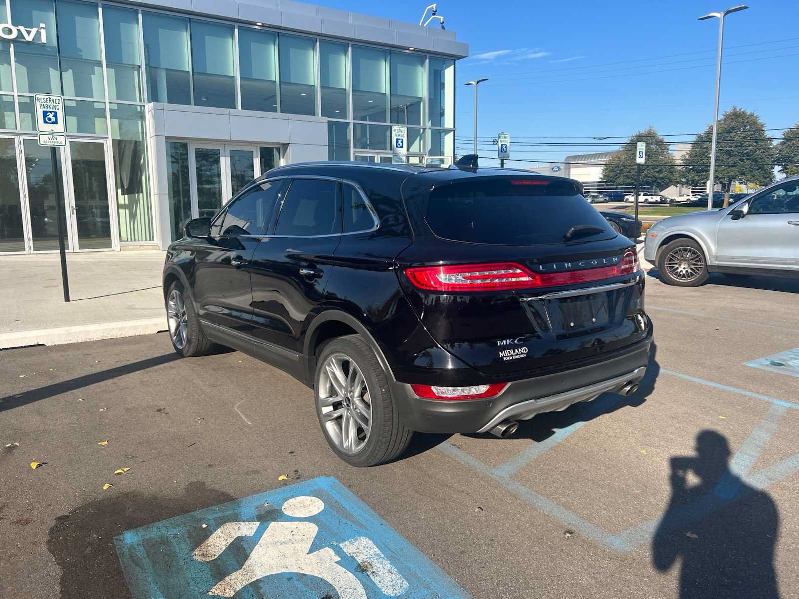 Used 2019 Lincoln MKC Reserve w/ MKC Climate Package AWD/4WD image 2