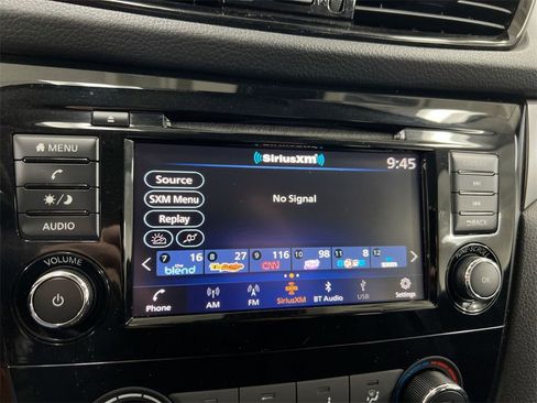 Used 2021 Nissan Rogue Sport S image 14