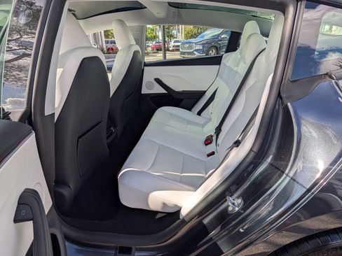 Used 2025 Tesla Model 3 image 12