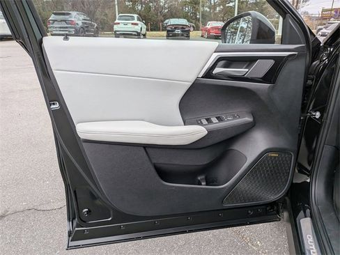 New 2025 Mitsubishi Outlander SE image 11