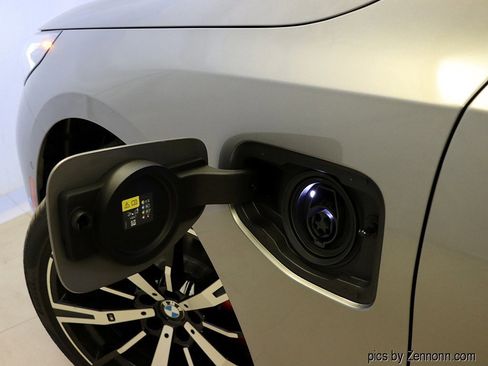 Used 2026 BMW 550e xDrive image 26