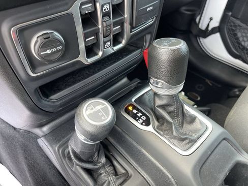 Used 2019 Jeep Wrangler Unlimited Sport S AWD/4WD image 19