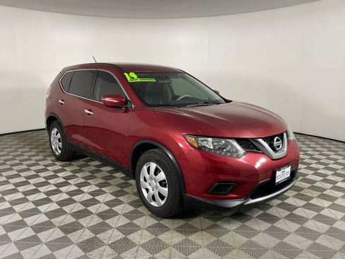 Used 2015 Nissan Rogue S w/ S Family Package FWD image 23