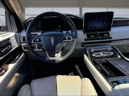 Used 2020 Lincoln Navigator Reserve w/ Equipment Group 208A Reserve AWD/4WD image 5