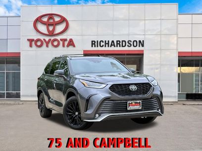 Used 2025 Toyota Highlander XSE