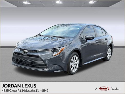 Used 2025 Toyota Corolla LE image 1
