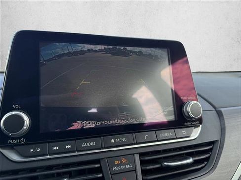 Used 2023 Nissan Altima 2.5 SV image 18