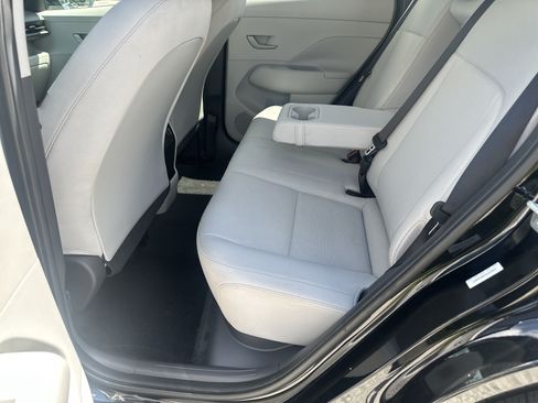 Used 2025 Hyundai Kona SEL FWD image 17