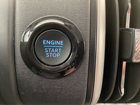 Used 2025 Ford Expedition Active image 49