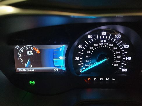 Used 2020 Ford Fusion SE FWD image 23