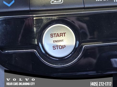 Used 2020 Jaguar F-PACE SVR image 20