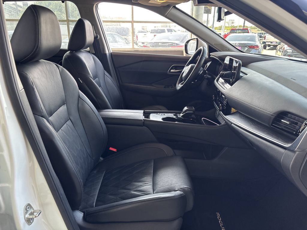 Used 2023 Nissan Rogue Platinum w/ Platinum Premium Package FWD image 25