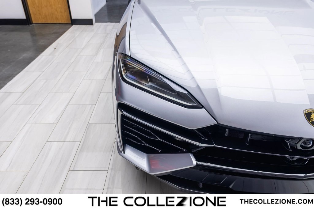 Used 2026 Lamborghini Urus SE AWD/4WD image 3