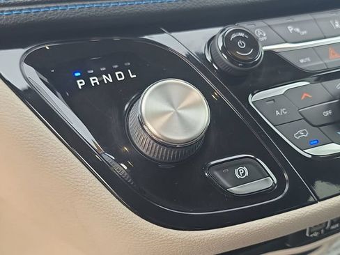 Used 2021 Chrysler Pacifica Touring-L FWD image 20
