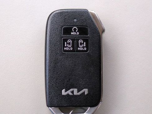 Used 2023 Kia Carnival SX Prestige image 31