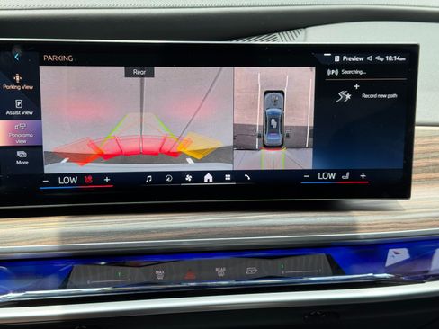Used 2023 BMW 740i w/ Parking Assistance Package RWD image 32