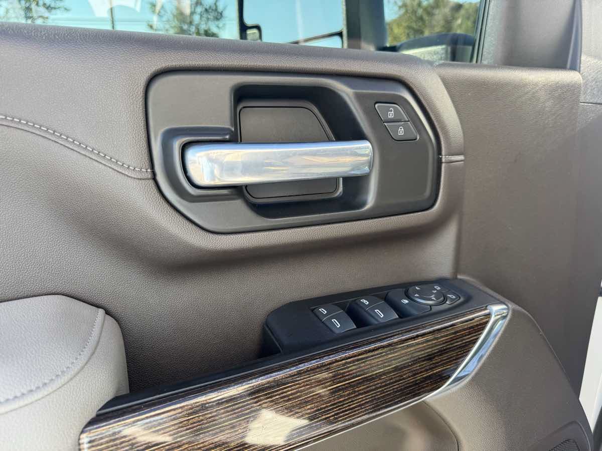 Used 2022 GMC Sierra 2500 SLE w/ SLE Value Package; AWD/4WD image 15