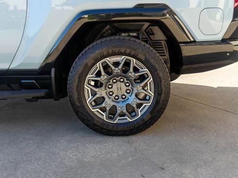 New 2025 GMC Hummer EV 3X image 33