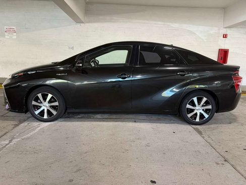 Used 2018 Toyota Mirai image 3