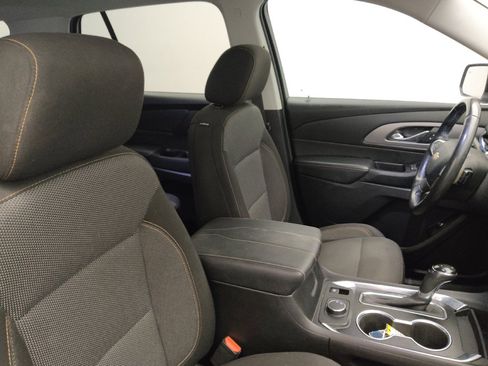 Used 2019 Chevrolet Traverse LT FWD image 21
