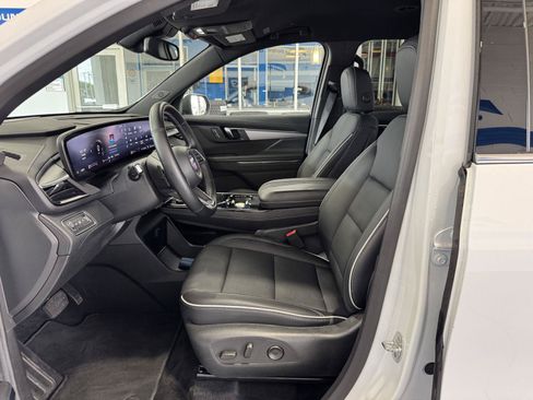 Used 2025 Buick Enclave Preferred FWD image 8