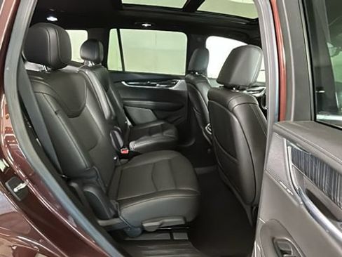 Used 2022 Cadillac XT6 Premium Luxury w/ Technology Package AWD/4WD image 29