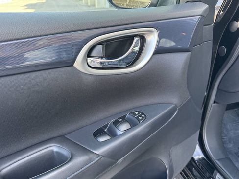 Used 2017 Nissan Sentra SR w/ SR Midnight Edition FWD image 16