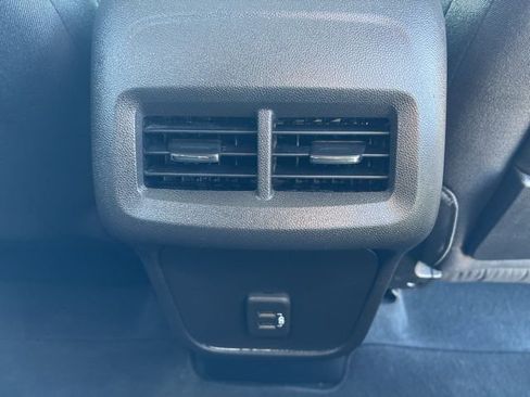 Used 2024 GMC Terrain SLE w/ Driver Convenience Package image 26