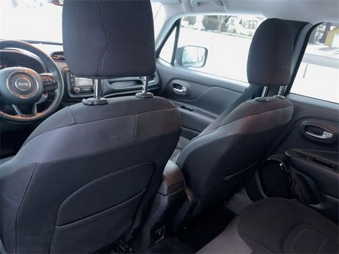 Used 2016 Jeep Renegade Latitude image 26