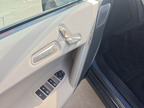 Used 2024 BMW iX xDrive50 w/ Premium Package image 12