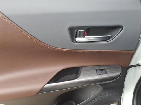 Used 2024 Toyota Venza image 15