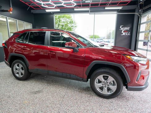 Used 2025 Toyota RAV4 XLE image 5