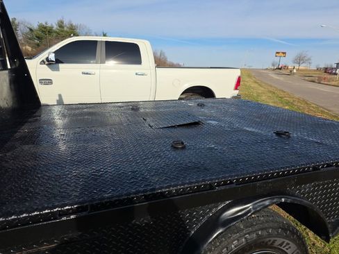 Used 2016 RAM 3500 Tradesman w/ Chrome Appearance Group image 17