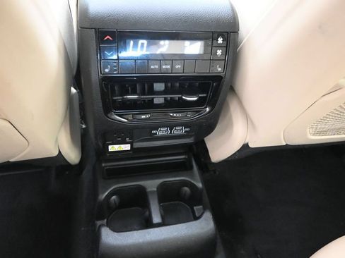 Used 2021 Jeep Grand Cherokee L Limited RWD image 18