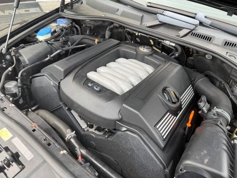 Used 2004 Volkswagen Touareg V8 AWD/4WD image 12