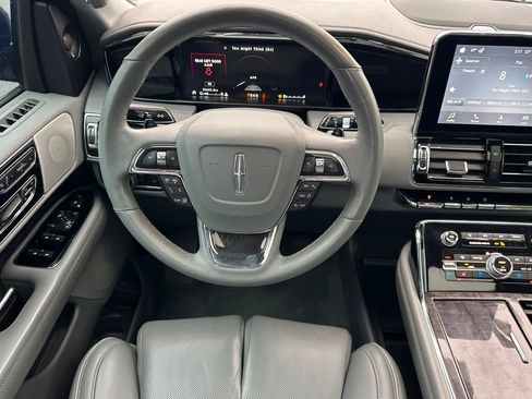 Used 2019 Lincoln Navigator Reserve image 14
