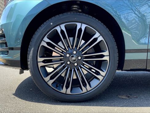 New 2026 Land Rover Range Rover Velar Dynamic SE image 11