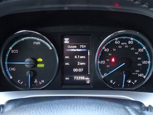 Used 2018 Toyota RAV4 LE image 29