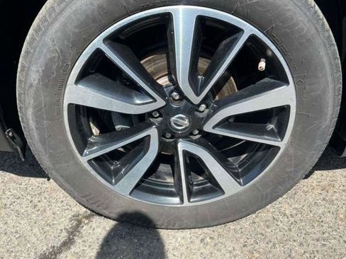Used 2019 Nissan Rogue SL image 16