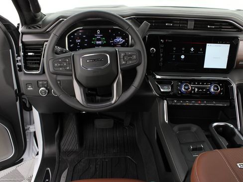New 2026 GMC Sierra 3500 Denali Ultimate AWD/4WD image 14