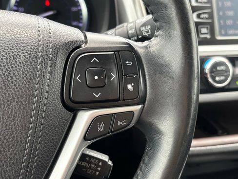 Used 2019 Toyota Highlander Limited Platinum FWD image 20
