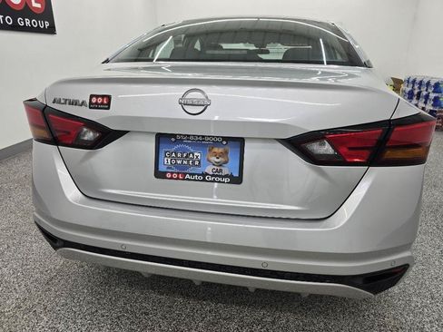 Used 2024 Nissan Altima 2.5 S FWD image 8