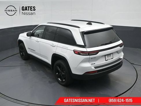 Used 2023 Jeep Grand Cherokee Altitude AWD/4WD image 50
