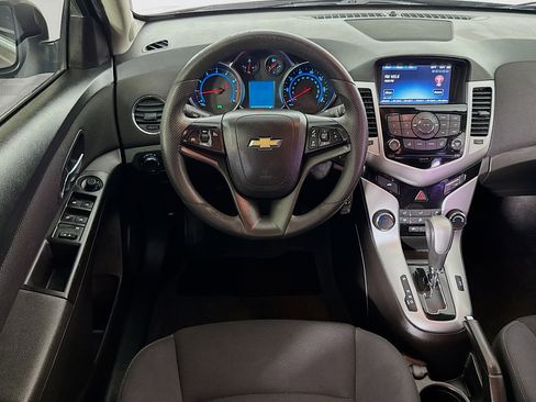 Used 2016 Chevrolet Cruze LT w/ Technology Package image 16