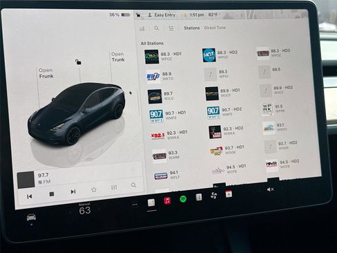 Used 2025 Tesla Model Y Performance image 14