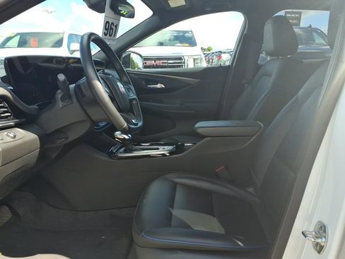 Used 2024 Buick Envista Sport Touring w/ Convenience I Package FWD image 12