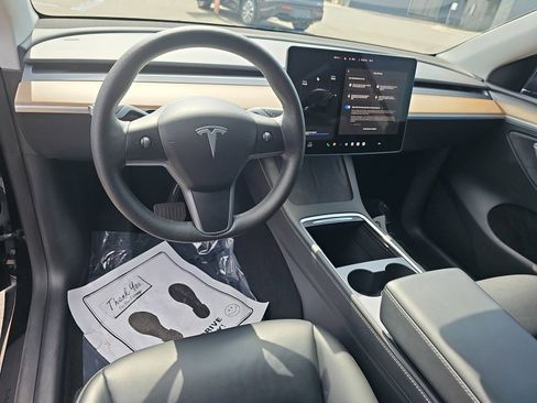 Used 2023 Tesla Model Y Long Range AWD/4WD image 18