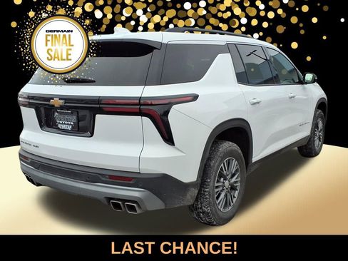 Used 2025 Chevrolet Traverse LT image 5